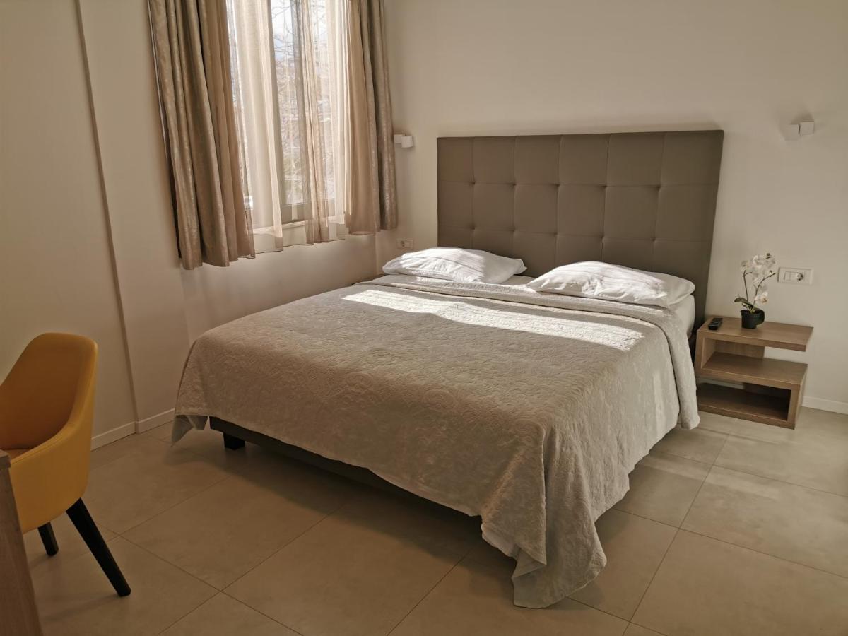 Luxury Rooms Pino Split Exteriör bild